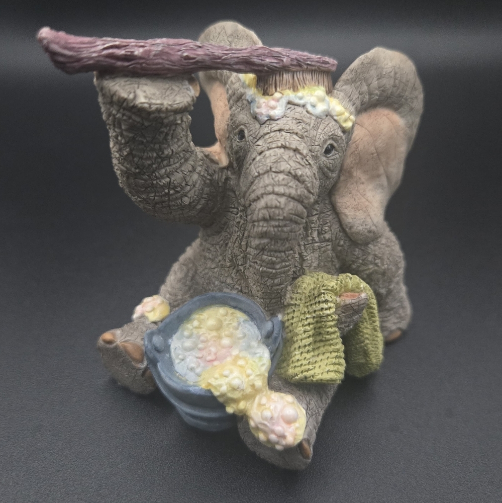Tuskers Elephant Wash And Brush Up Paw Prints 1998